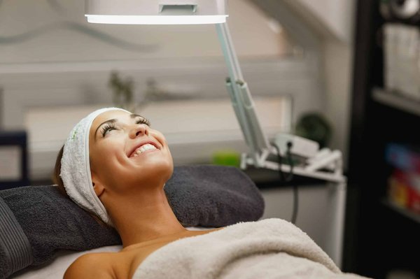 Comment organiser une séance de spa maison revitalisante pour les femmes fatiguées?